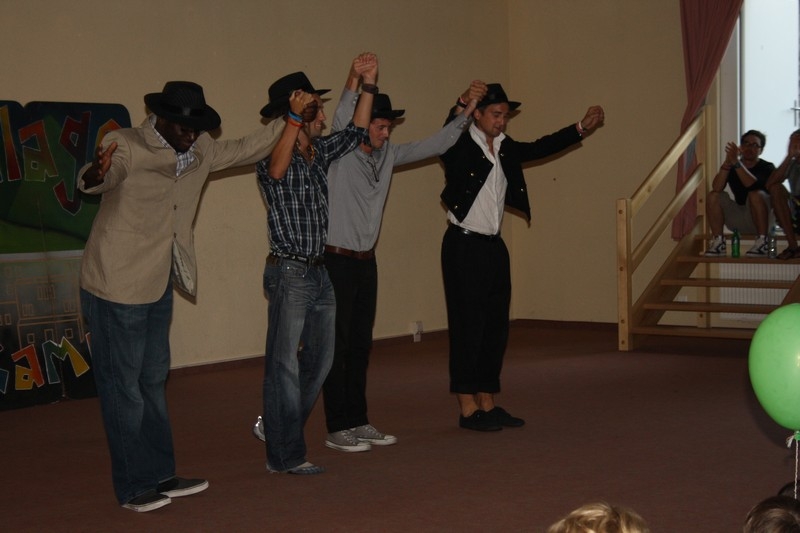 Village Camps International Summer Camp Leysin, Switzerland 2026-08-15 https://www.villagecamps.com/journals_admin/images/701-21-prom night (17).jpg
